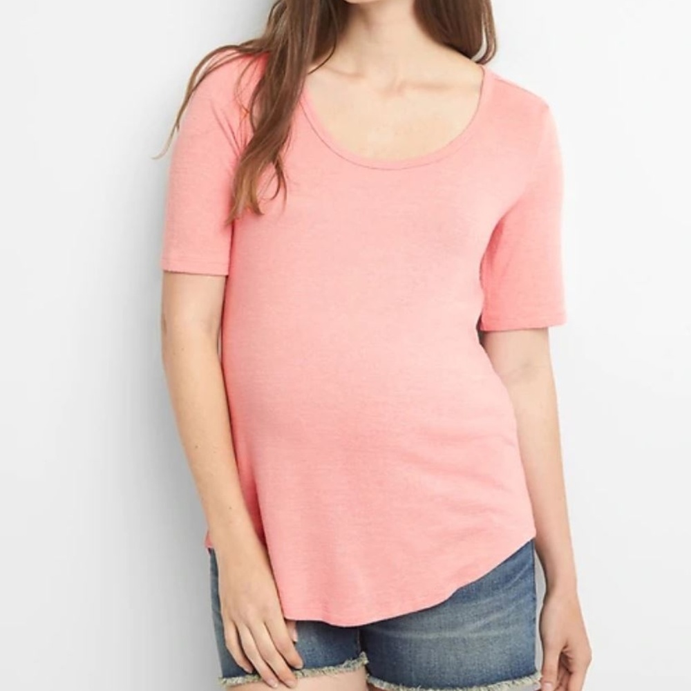 NWT *GAP* Maternity Scoopneck Top